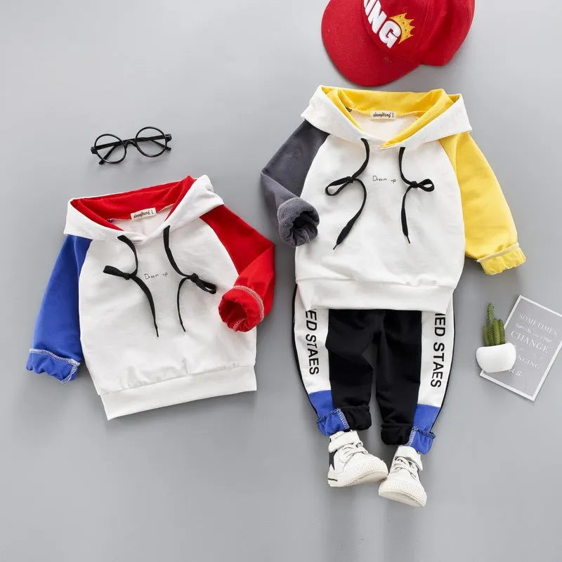 Conjunto de ropa para niños.