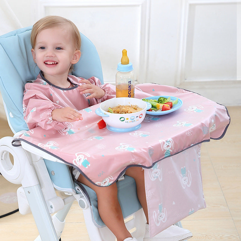 Bebé comiendo silla de comedor babero cubierta ropa de alimentación antisuciedad vestido