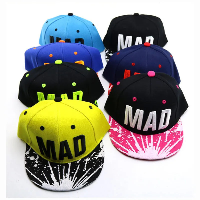 Gorro infantil con bordado de letras primavera y verano