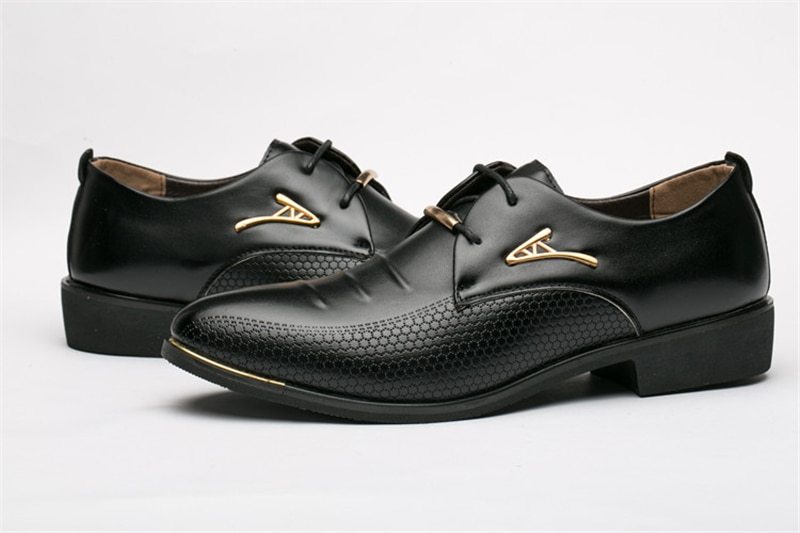 Zapatos de vestir clásicos de marca de lujo para hombre, zapatos de vestir con punta estrecha, zapatos de boda negros de charol para hombre, zapatos formales Oxford, moda de gran tamaño