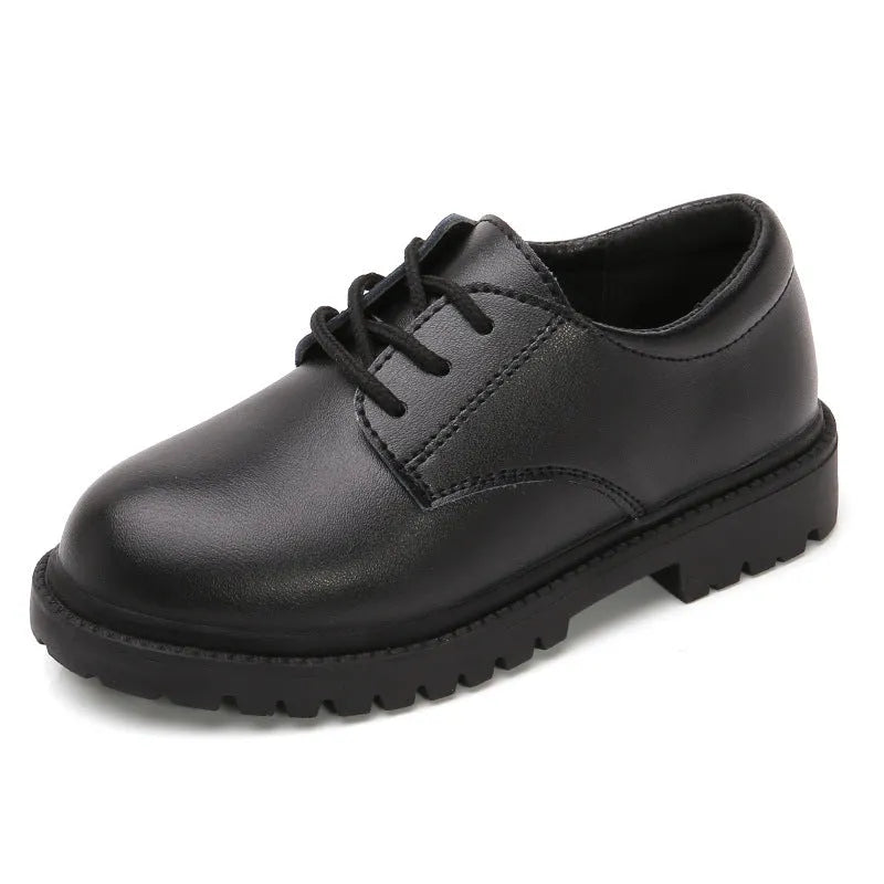 Zapatos de baile designados por la escuela.