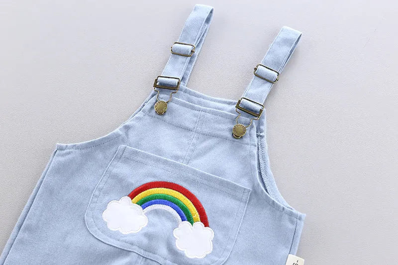 Traje unisex para niños pequeños.