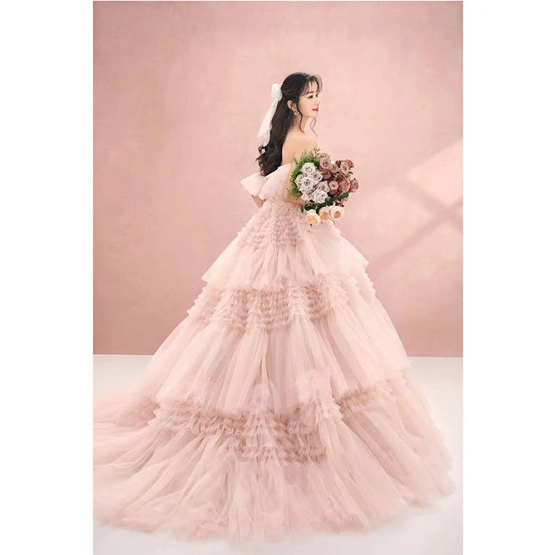 Fotografía callejera: minifalda de malla de colores, temperamento, banquete, vestido de novia ligero