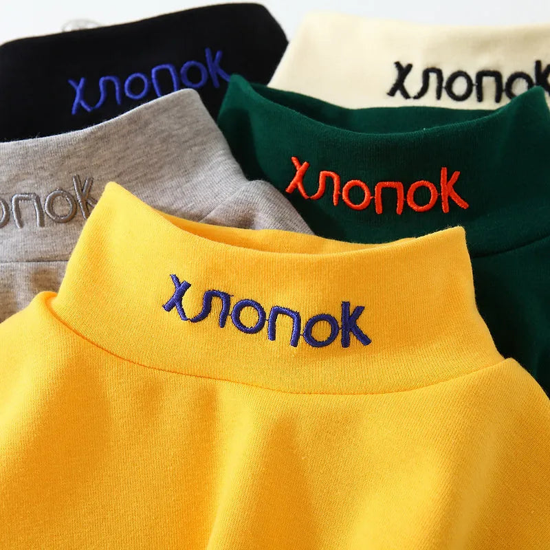 Ropa para niños con cuello medio alto y parte inferior