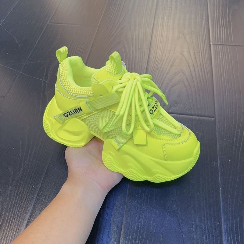 Zapatillas de deporte de suela gruesa de moda para mujer que combinan con todo