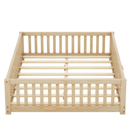 Cama de tamaño completo con barandillas de seguridad y puerta para niños, color natural