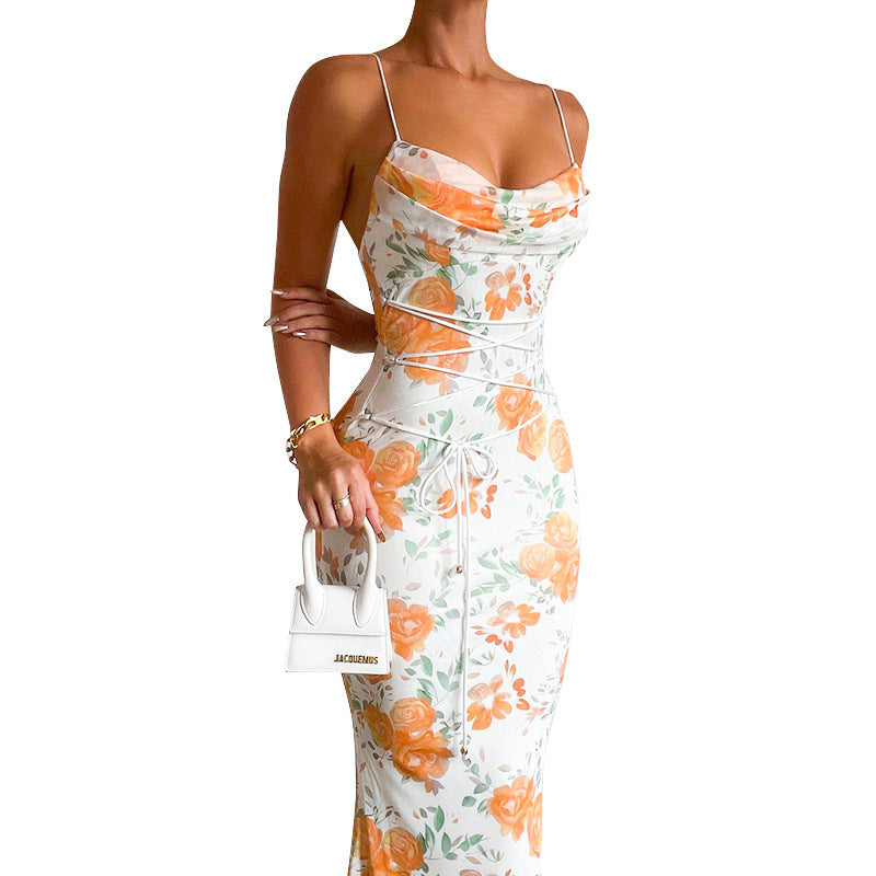 Vestido estampado con tirantes finos y encaje que recorta la cintura