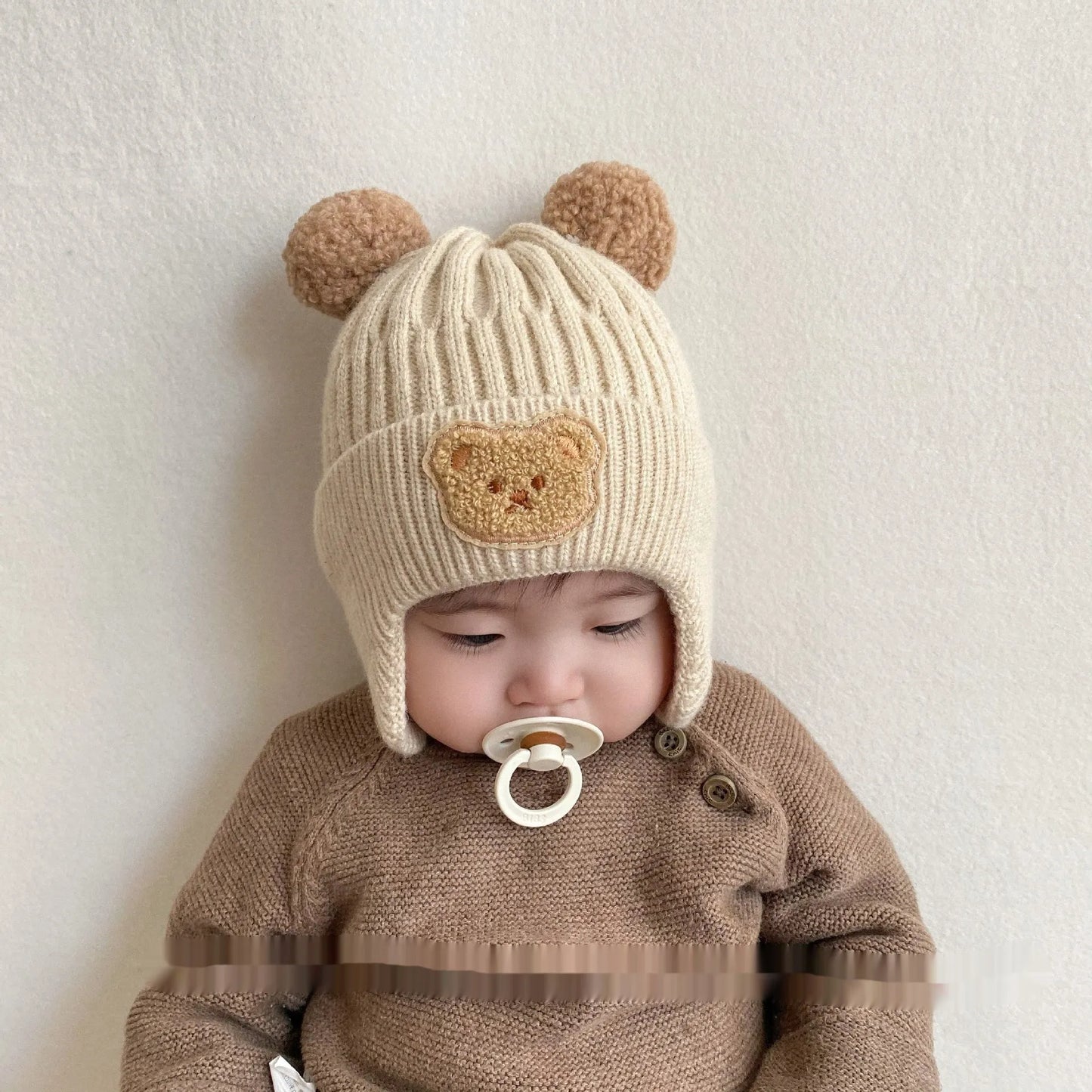 Gorro con orejeras de oso lindo de lana para bebé