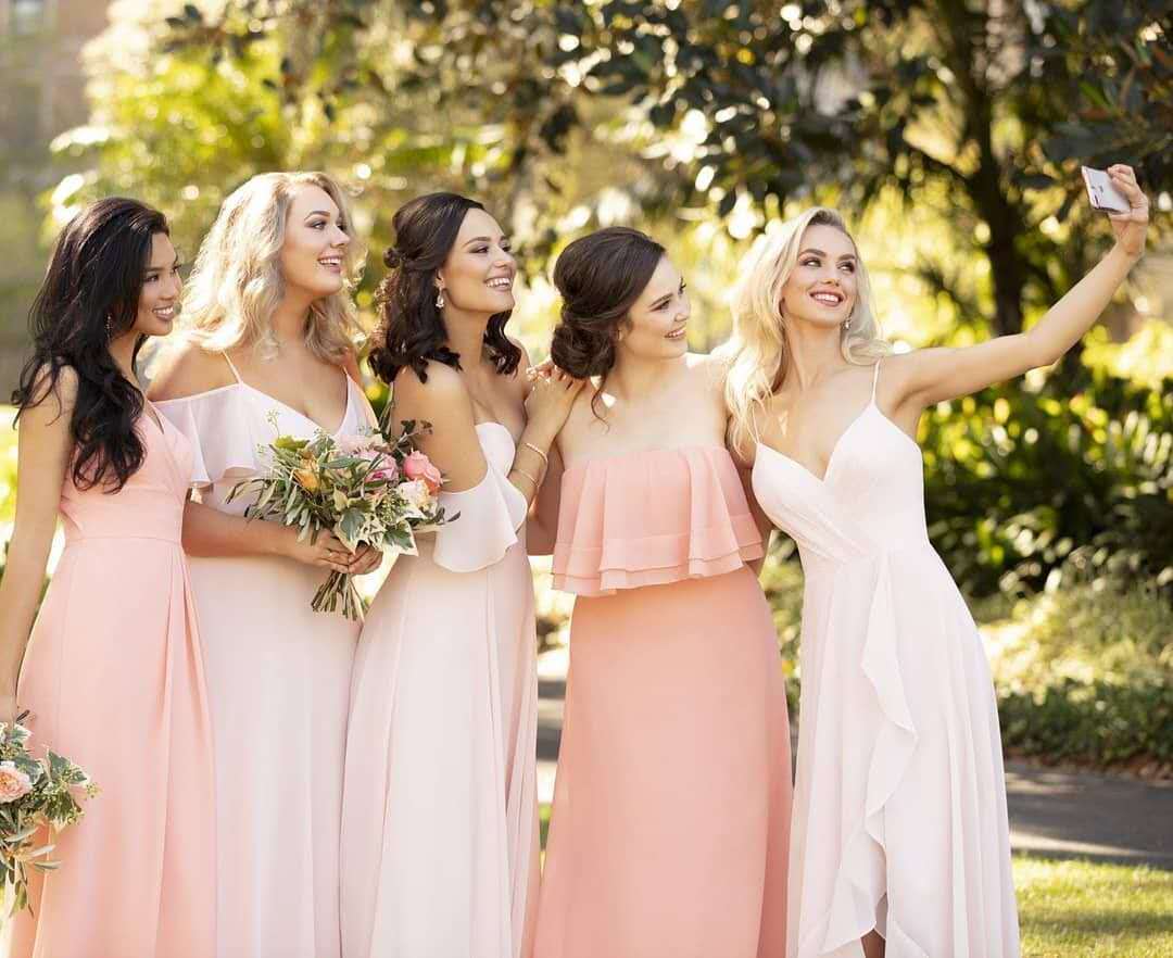 Percha para vestido de novia al aire libre, para banquete