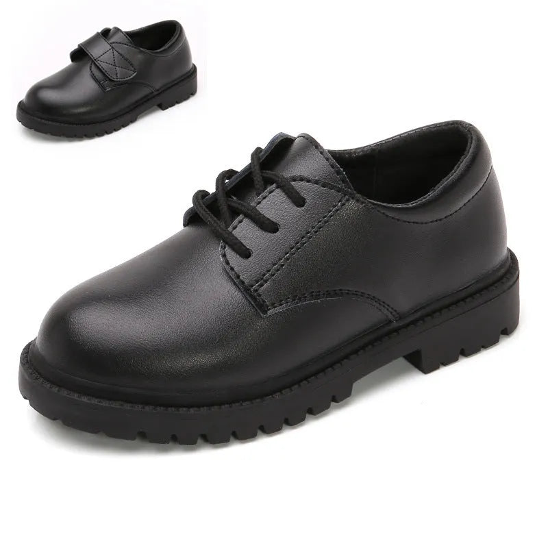 Zapatos de baile designados por la escuela.