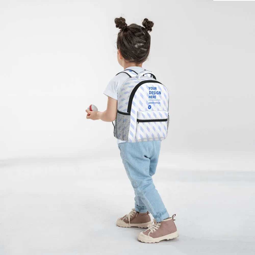 Mochila infantil ligera, sencilla y de gran capacidad.