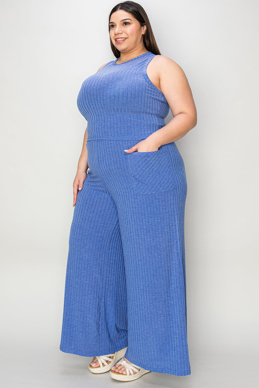 Conjunto básico de pantalones anchos y camiseta sin mangas de canalé de tamaño completo Bae