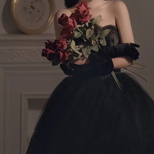 Vestido de noche negro que se puede usar como anfitrión de un cumpleaños, ligero, lujoso, de nicho, con un largo pecho.