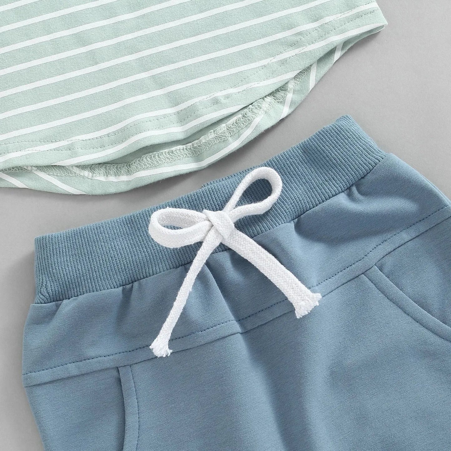 Ensemble de t-shirts à manches longues rayées col rond pour enfants
