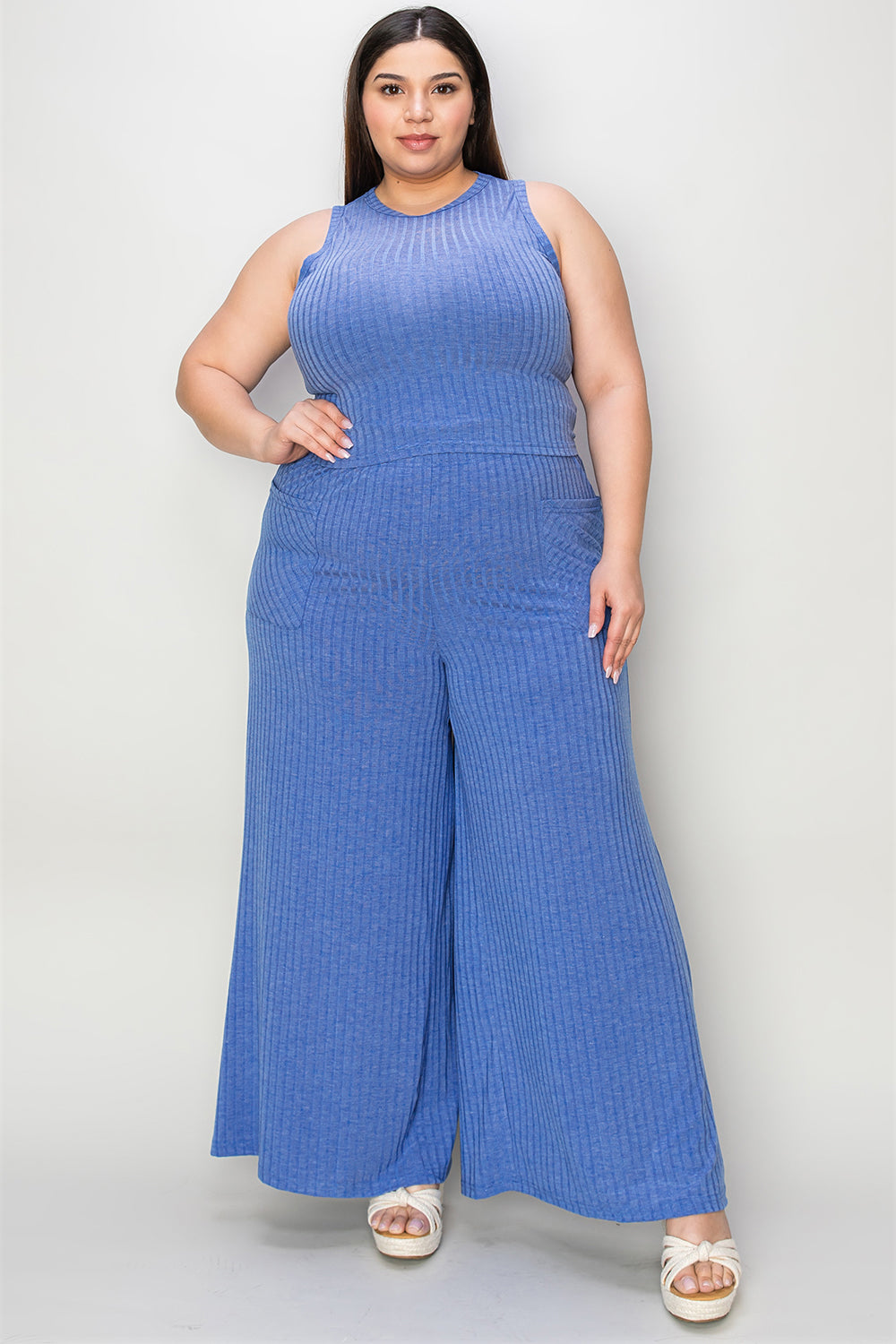 Conjunto básico de pantalones anchos y camiseta sin mangas de canalé de tamaño completo Bae