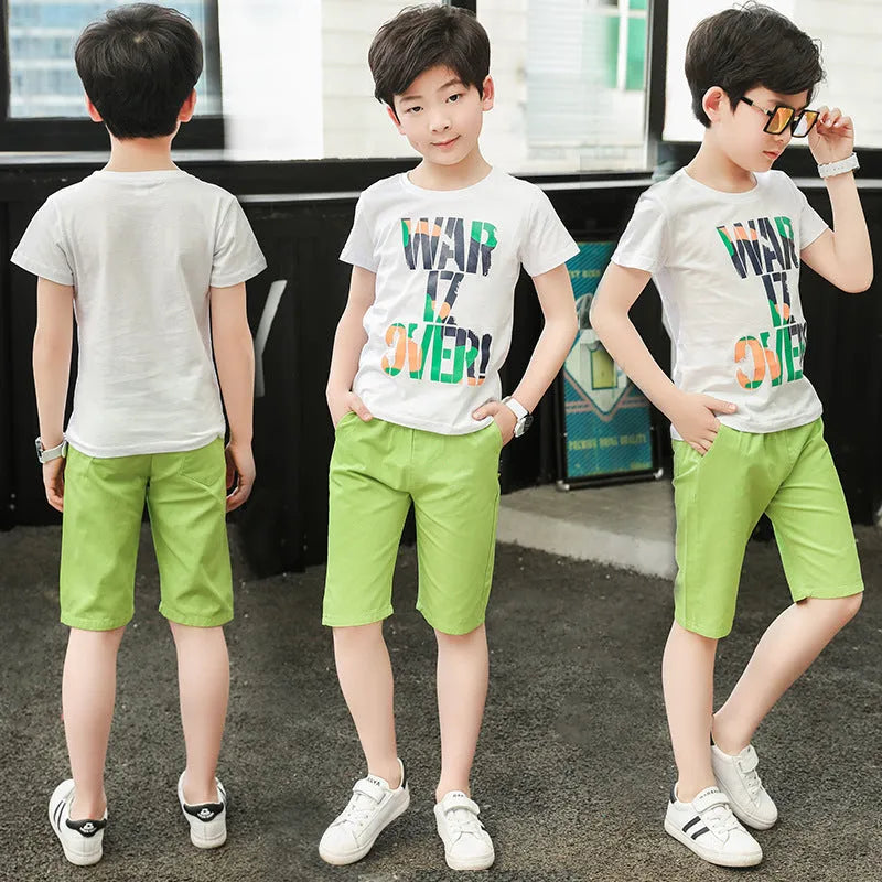 Ropa infantil de verano de dos piezas para niños de mediana edad.