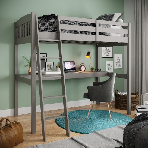 Cama alta Everest gris con escritorio y espacio de almacenamiento. Estructura de madera maciza resistente de tamaño completo con escaleras para niños pequeños. No necesita somier.