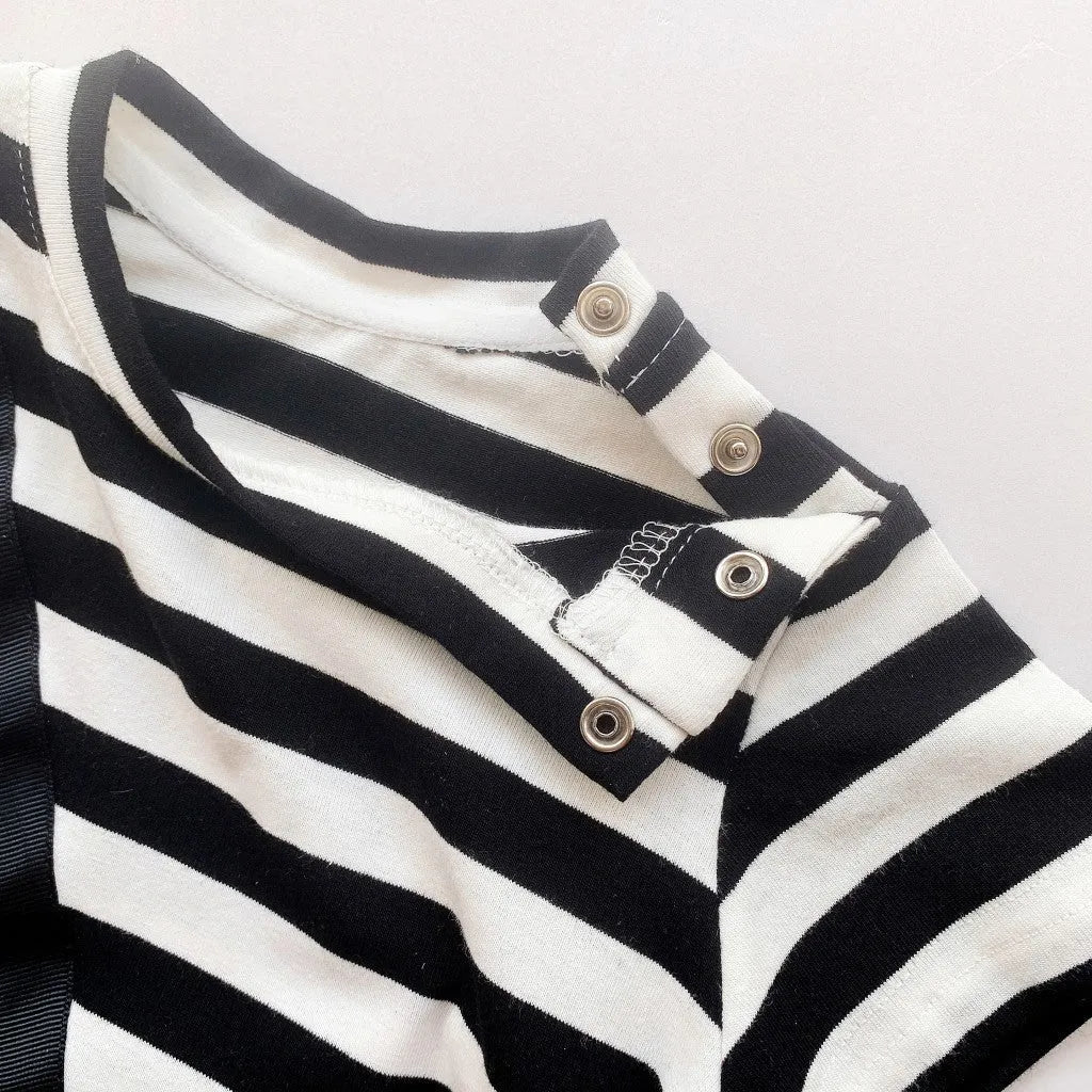 Traje de gateo para niños Stripe Out Ha Clothing