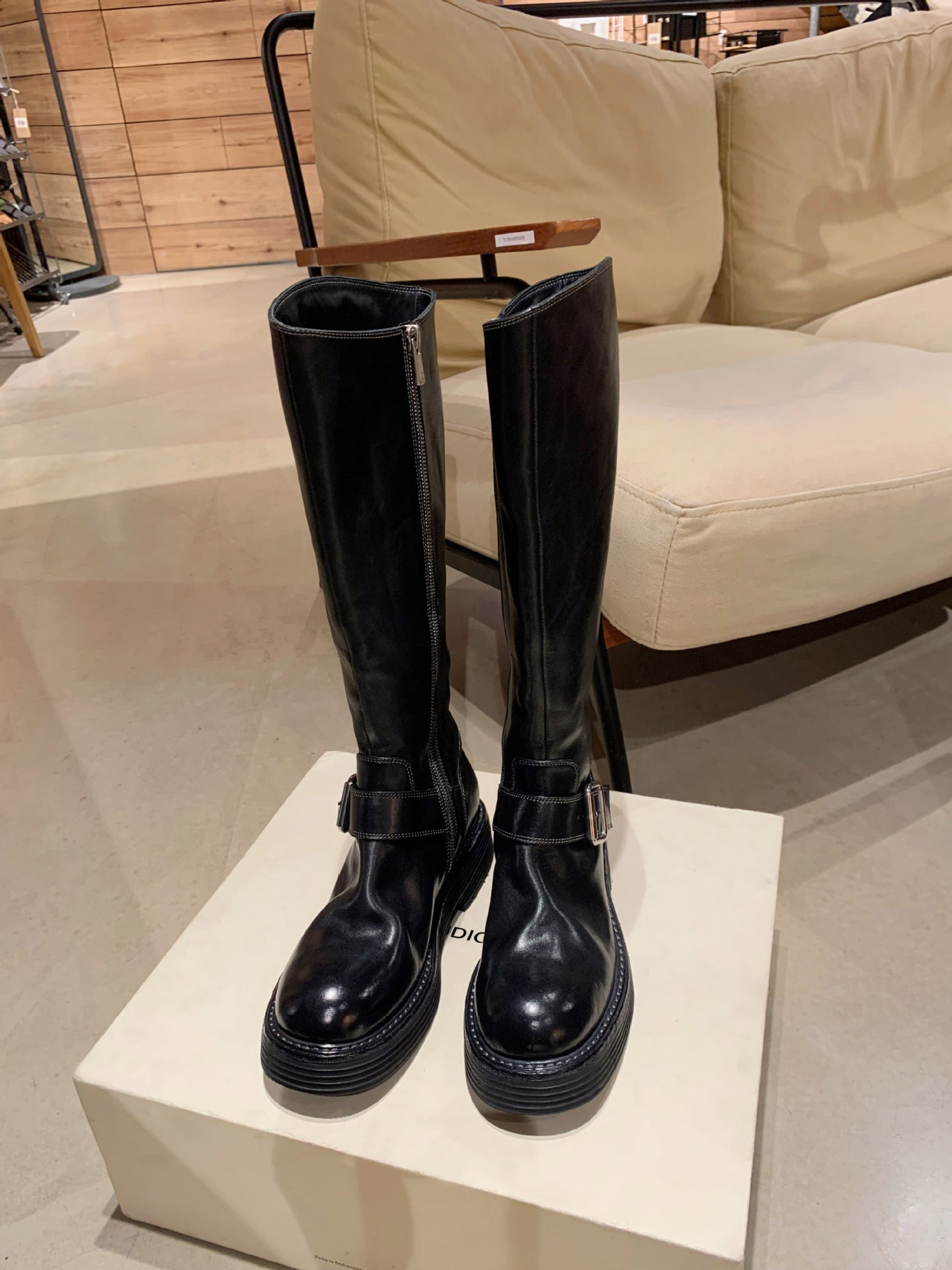 Botas de piel lavada con tacón grueso y punta redonda para mujer