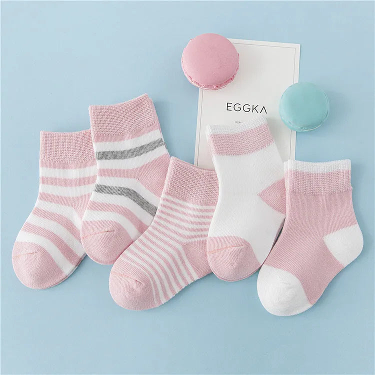Calcetines de invierno de algodón a rayas para niños.