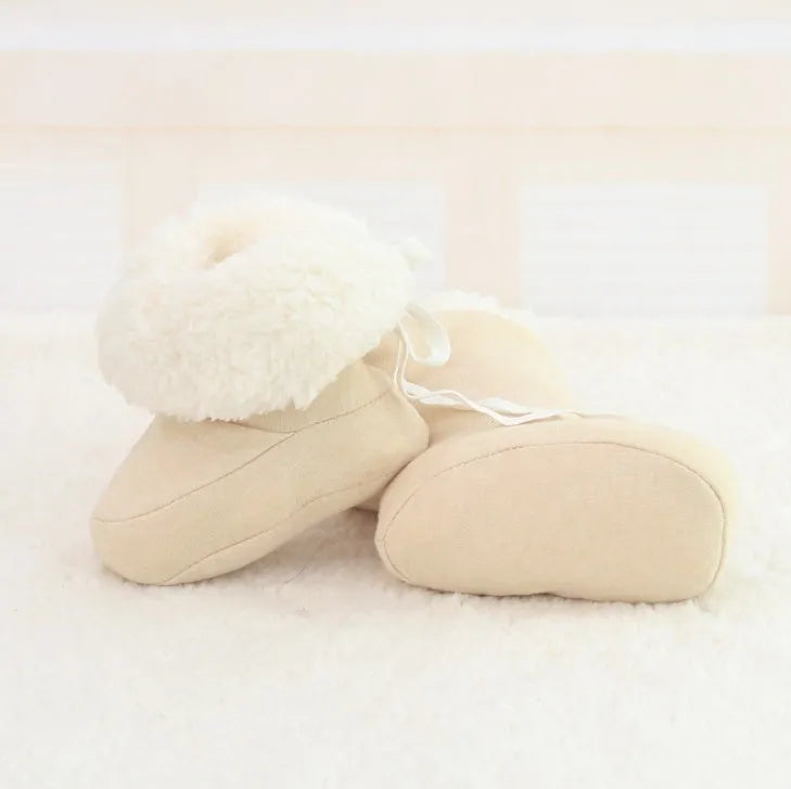 Zapatos de bebé de nuevo estilo, zapatos de suela blanda para recién nacidos, zapatos de invierno para bebés que mantienen el calor, zapatos con estampado para primeros pasos para bebés y niños 