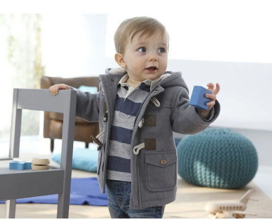 Sudadera con capucha para niño nueva de otoño e invierno.