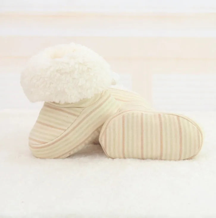 Zapatos de bebé de nuevo estilo, zapatos de suela blanda para recién nacidos, zapatos de invierno para bebés que mantienen el calor, zapatos con estampado para primeros pasos para bebés y niños 