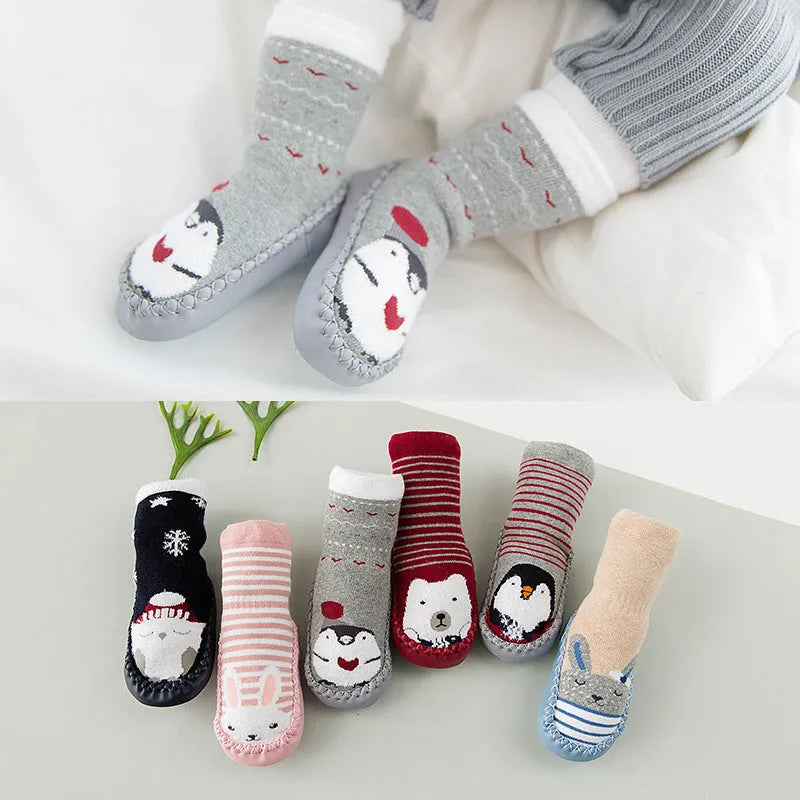 Nueva felpa del invierno, CALCETINES DEL NIÑO DEL BEBÉ de Terry, calcetines del piso de la prueba del resbalón para los niños