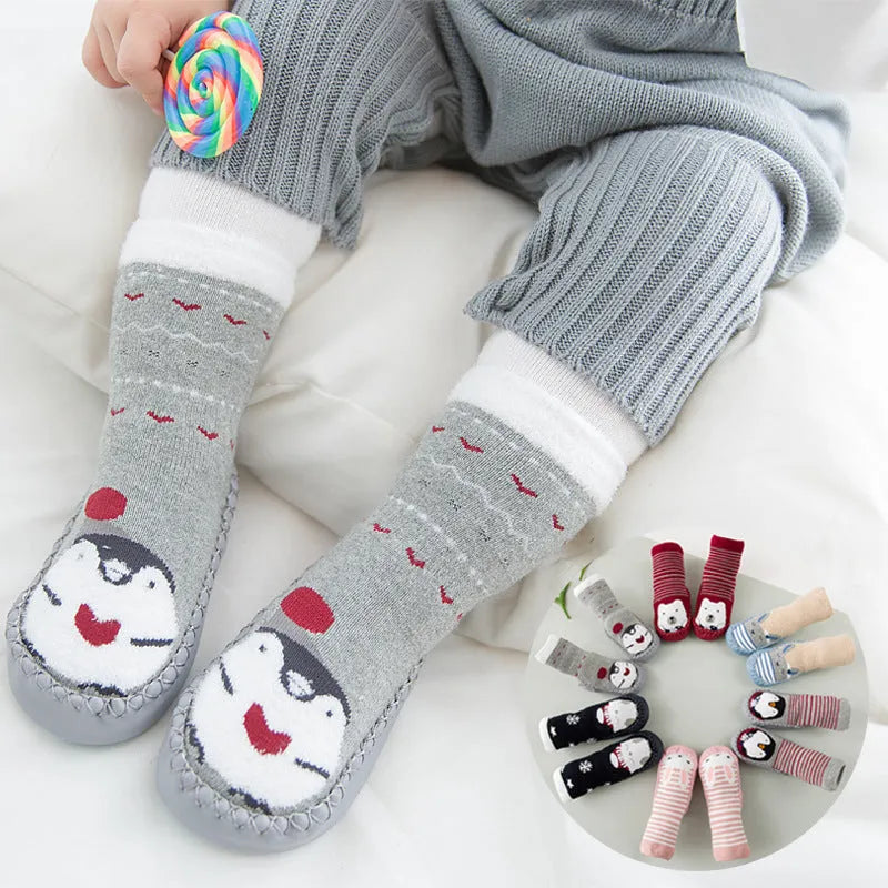 Nueva felpa del invierno, CALCETINES DEL NIÑO DEL BEBÉ de Terry, calcetines del piso de la prueba del resbalón para los niños