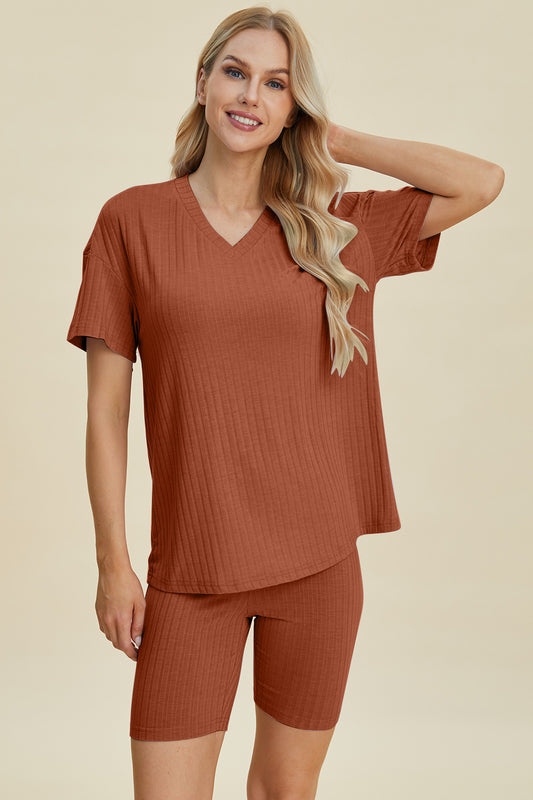 Conjunto básico de pantalones cortos y top de manga corta con cuello en V acanalado de tamaño completo Bae