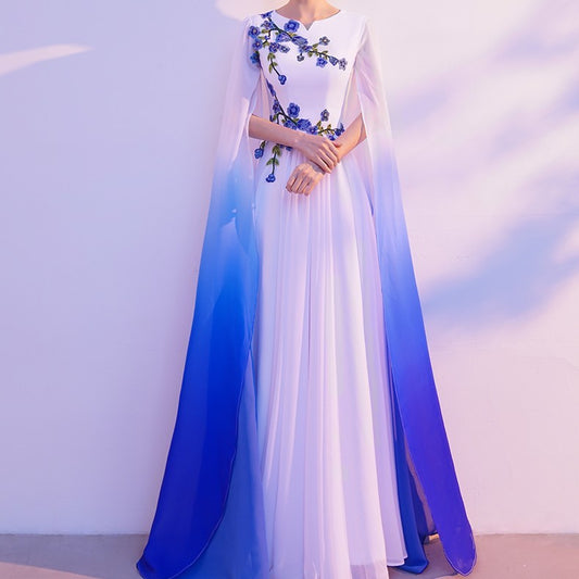 Examen de Arte del Concurso de Canto Rojo del Vestido Coral
