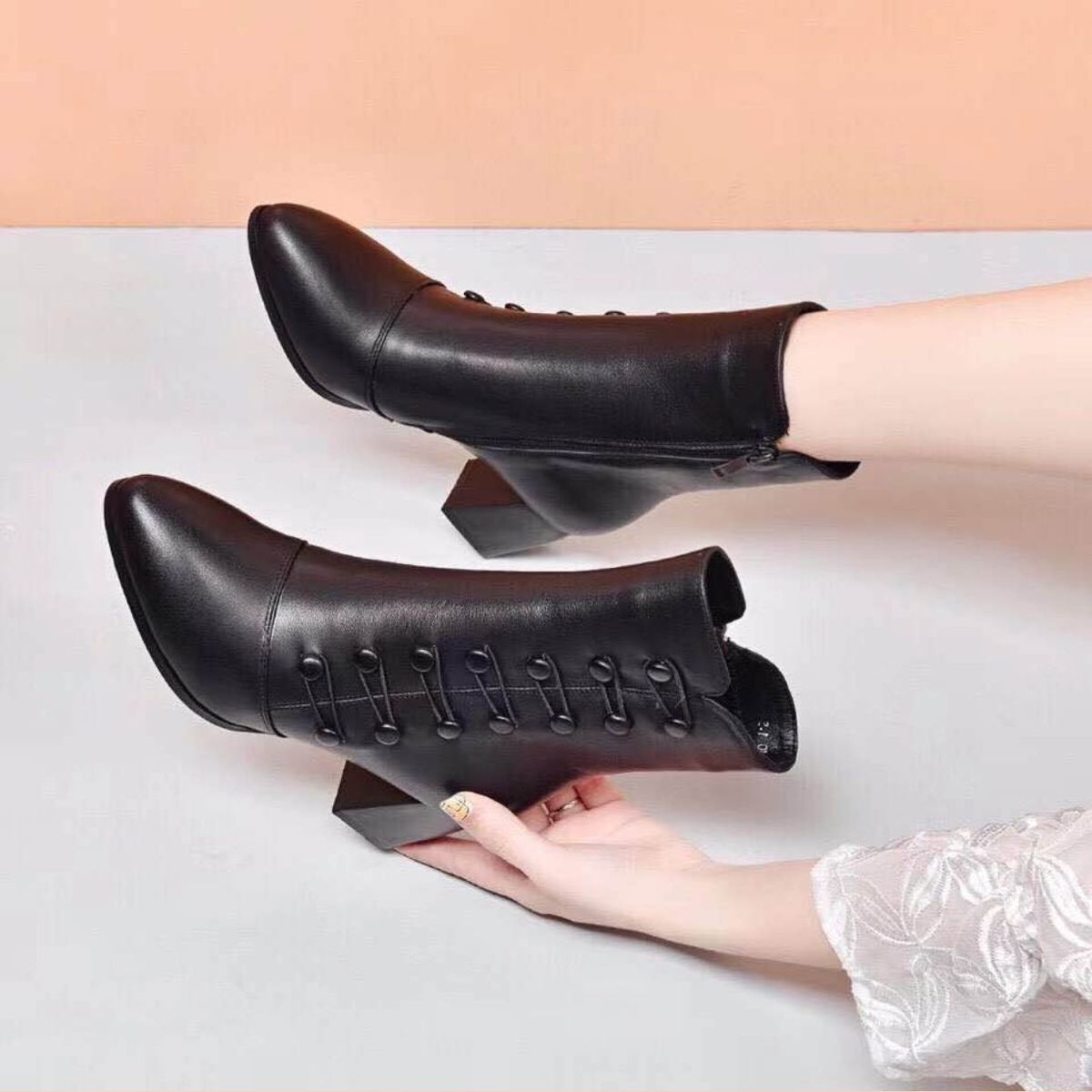 Botas de moda antideslizantes y resistentes al desgaste con cremallera y botón decorativo para mujer