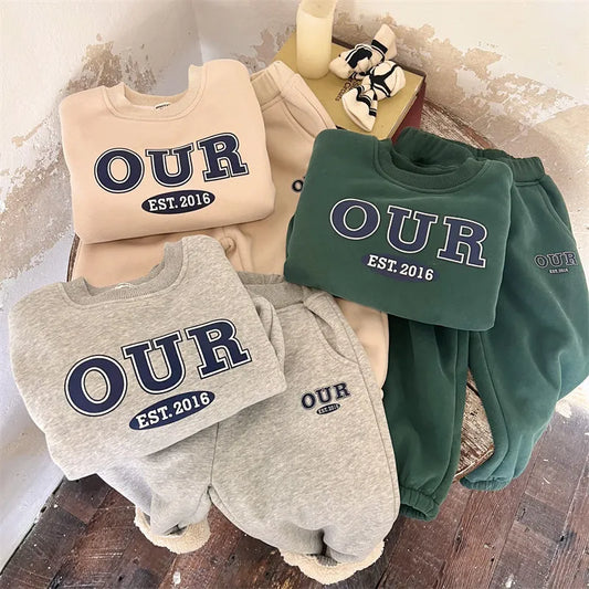 Conjunto de dos piezas de pantalones de bebé con capucha de estilo extranjero para niños nuevos de otoño e invierno